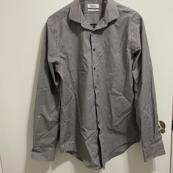 Calvin Klein Mens Button Down Long Sleeve Non Iron Slim Fit Shirt - Picture 1 of 6